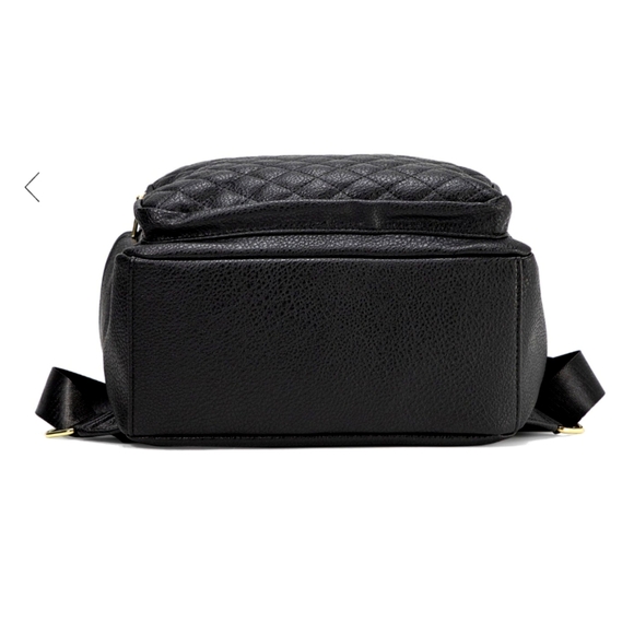 LONDON FOG ELDIE PEBBLE BACKPACK